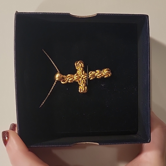 Stauer 14K Gold Justinian Cross Pendant and Chain with Box! - Picture 13 of 14